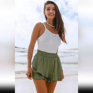 NWT!  Cupshe Womans Xs Green Shorts